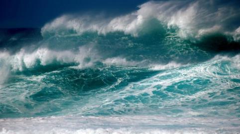 sea-storm-waves-foam-sky-1080P-wallpaper-middle-size